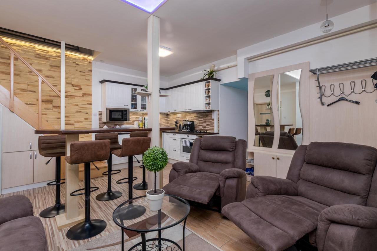 Fireworks Rakoczi - Free Parking - 3 Bedrooms - 2 Bathrooms Будапеща Екстериор снимка