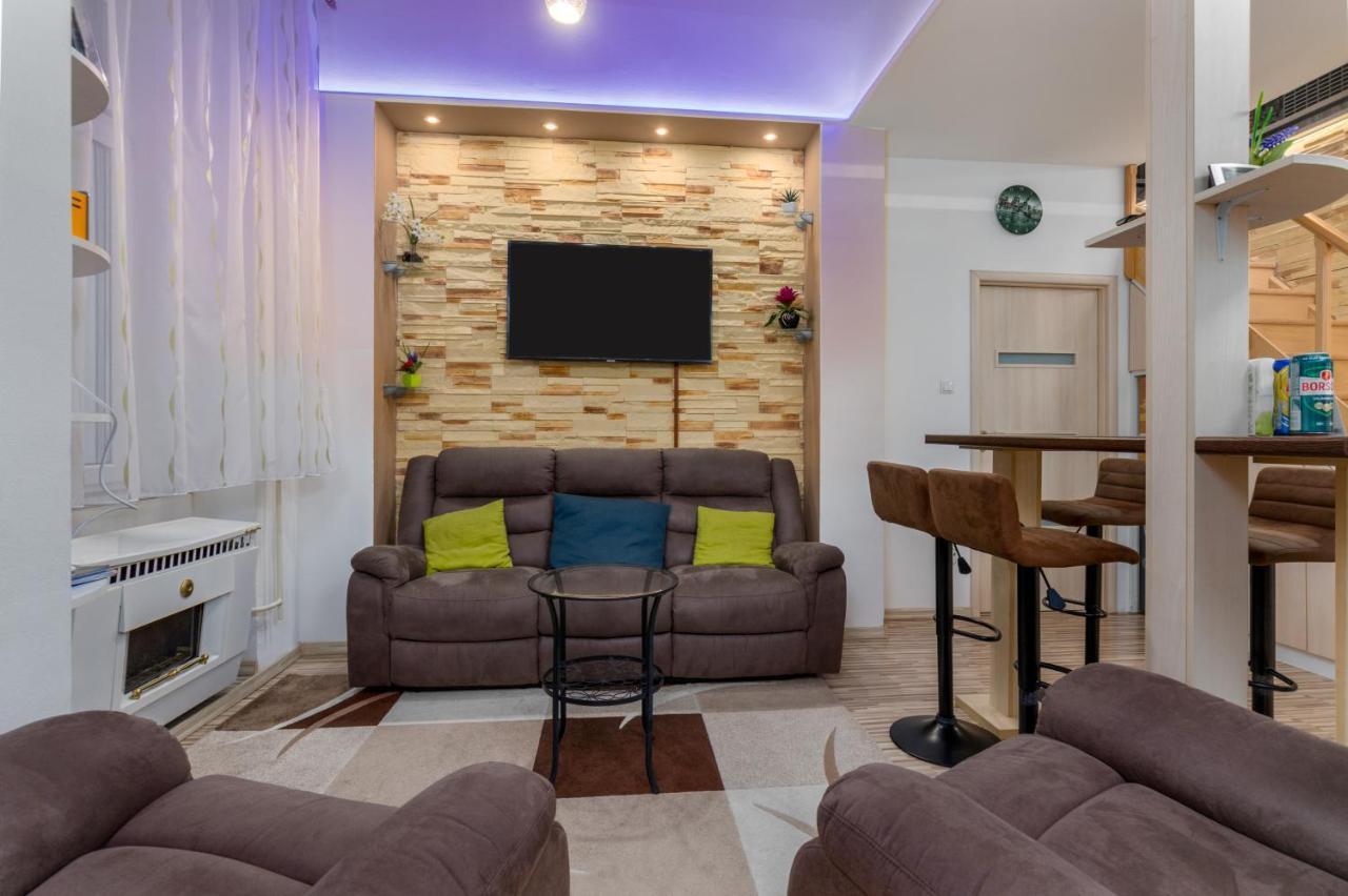 Fireworks Rakoczi - Free Parking - 3 Bedrooms - 2 Bathrooms Будапеща Екстериор снимка